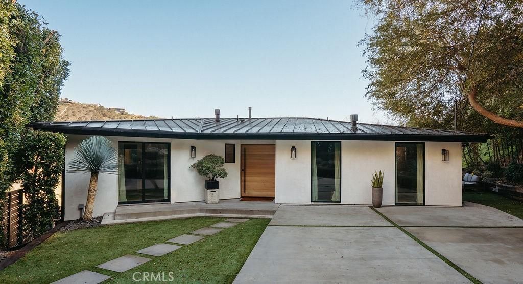 MLS #OC25274138 image #0