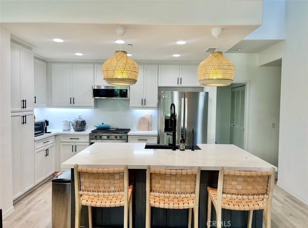 MLS #OC25274149 image #0