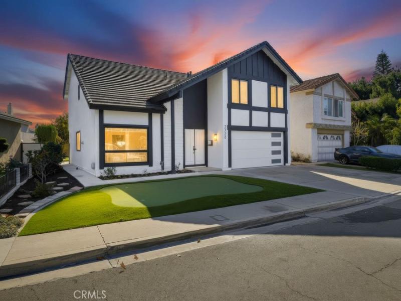 MLS #OC25274331 image #0