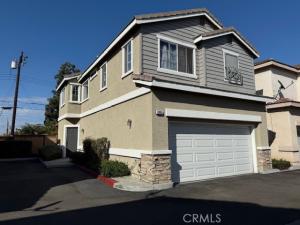 MLS #OC25274563 image #0