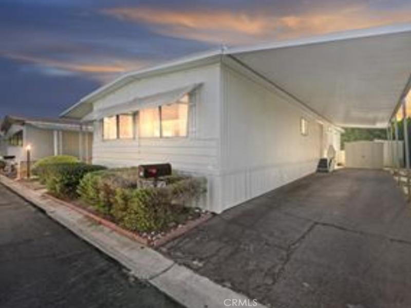 MLS #OC25274588 image #0