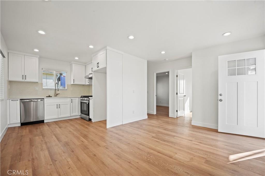 MLS #OC25274672 image #0