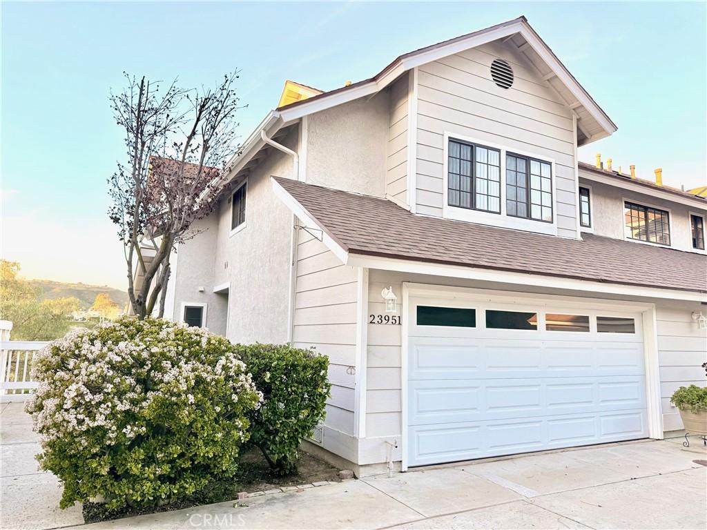 MLS #OC25274797 image #0