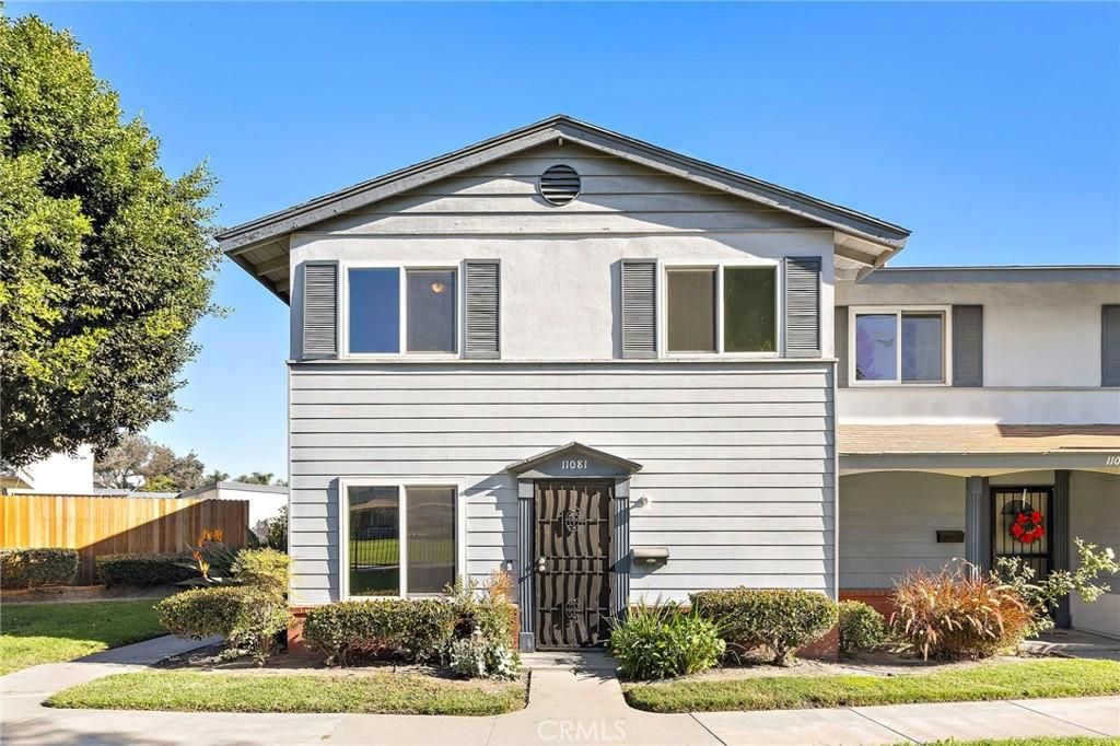 MLS #OC25274875 image #0