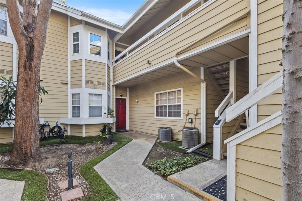 MLS #OC25275353 image #0