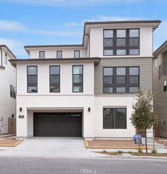 MLS #OC25275693 image #0