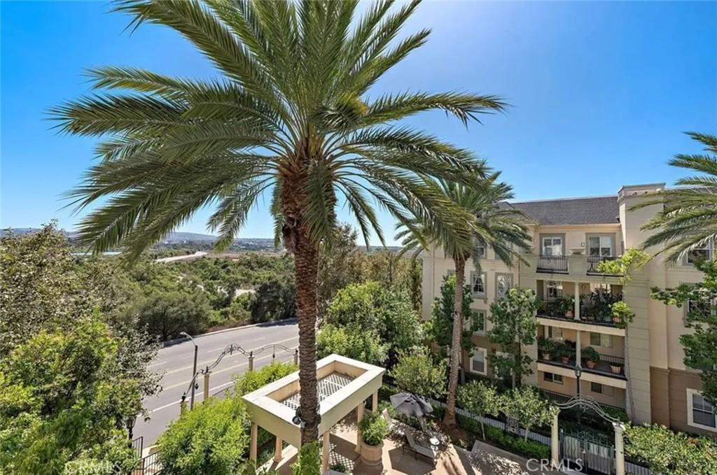 MLS #OC25275899 image #0