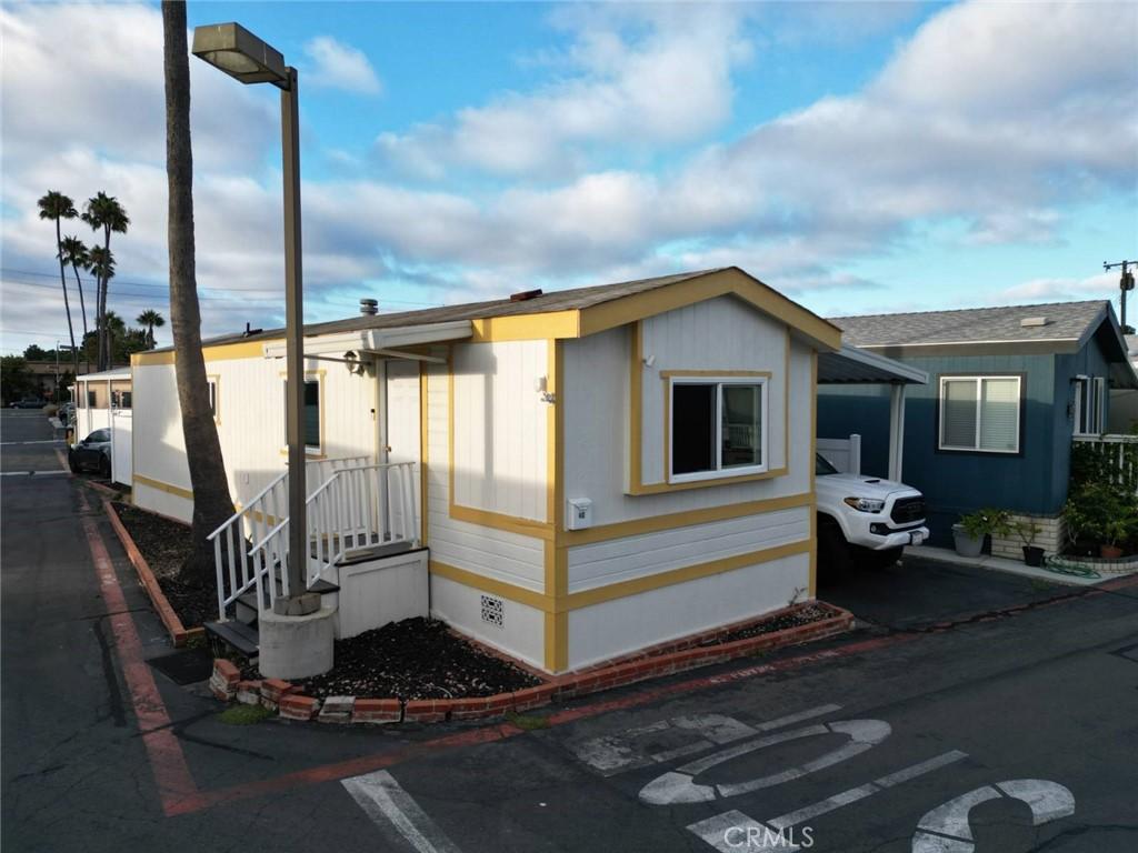 MLS #OC25276144 image #0