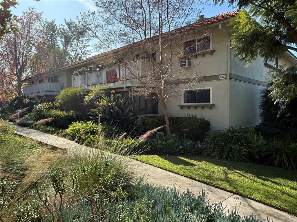 MLS #OC25276246 image #0