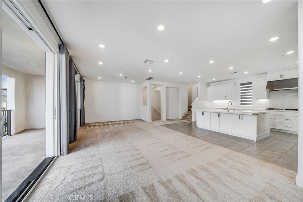 MLS #OC25276384 image #0