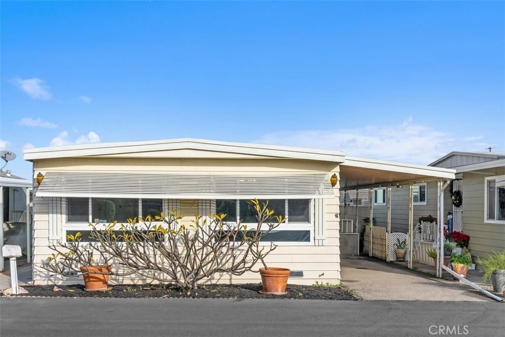 MLS #OC25276409 image #0