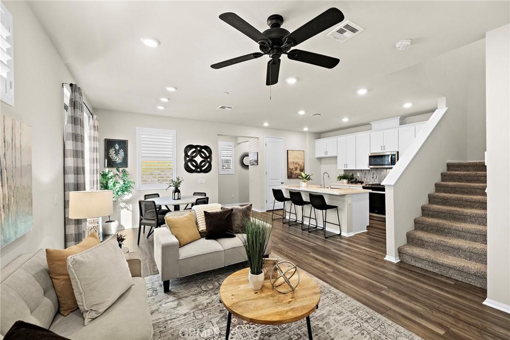 MLS #OC25277113 image #0