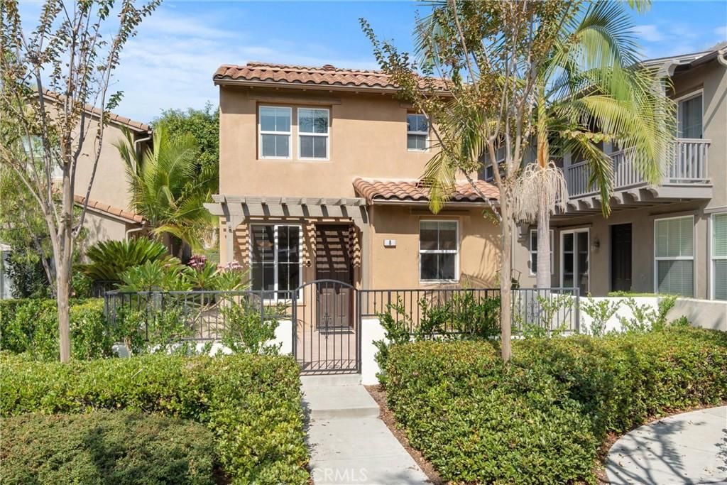 MLS #OC25277363 image #0