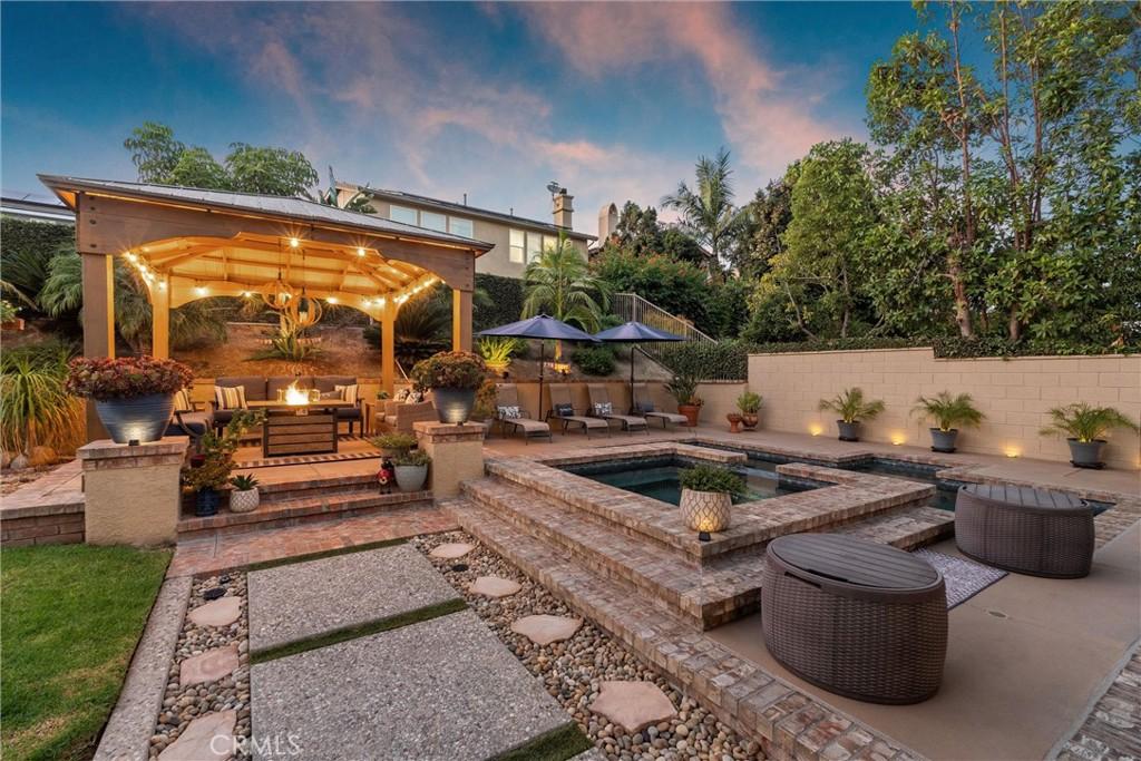 MLS #OC25277381 image #0