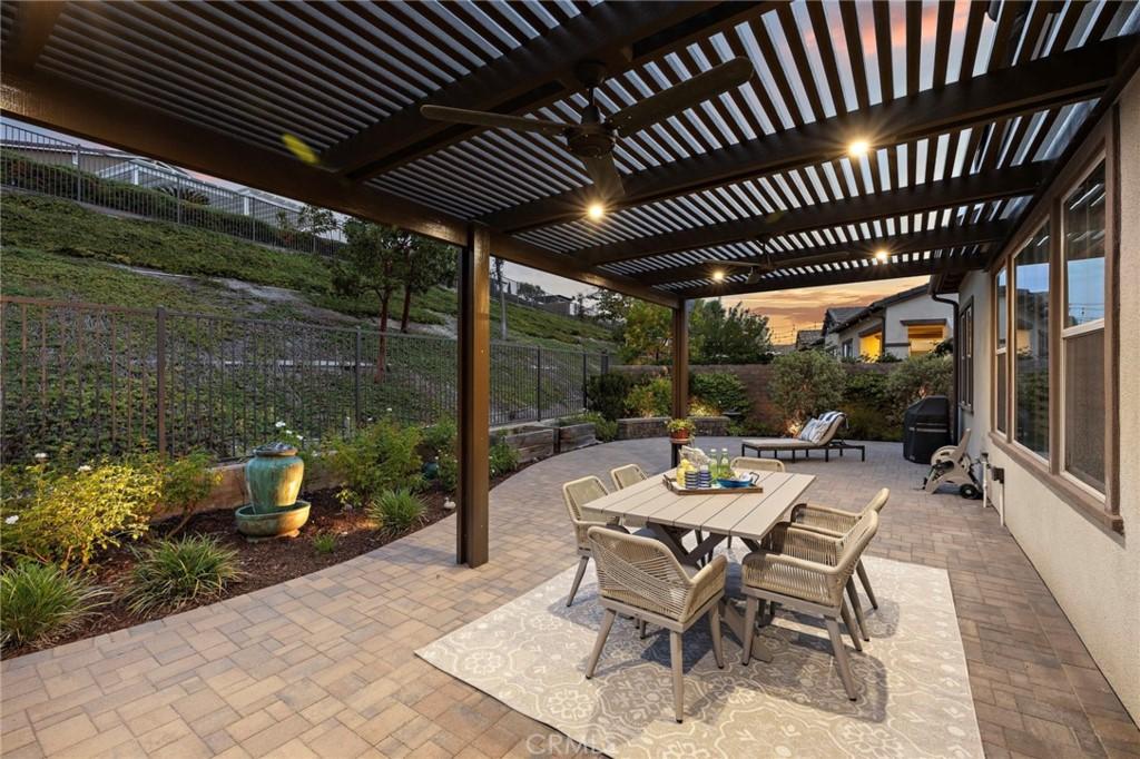 MLS #OC25277716 image #0