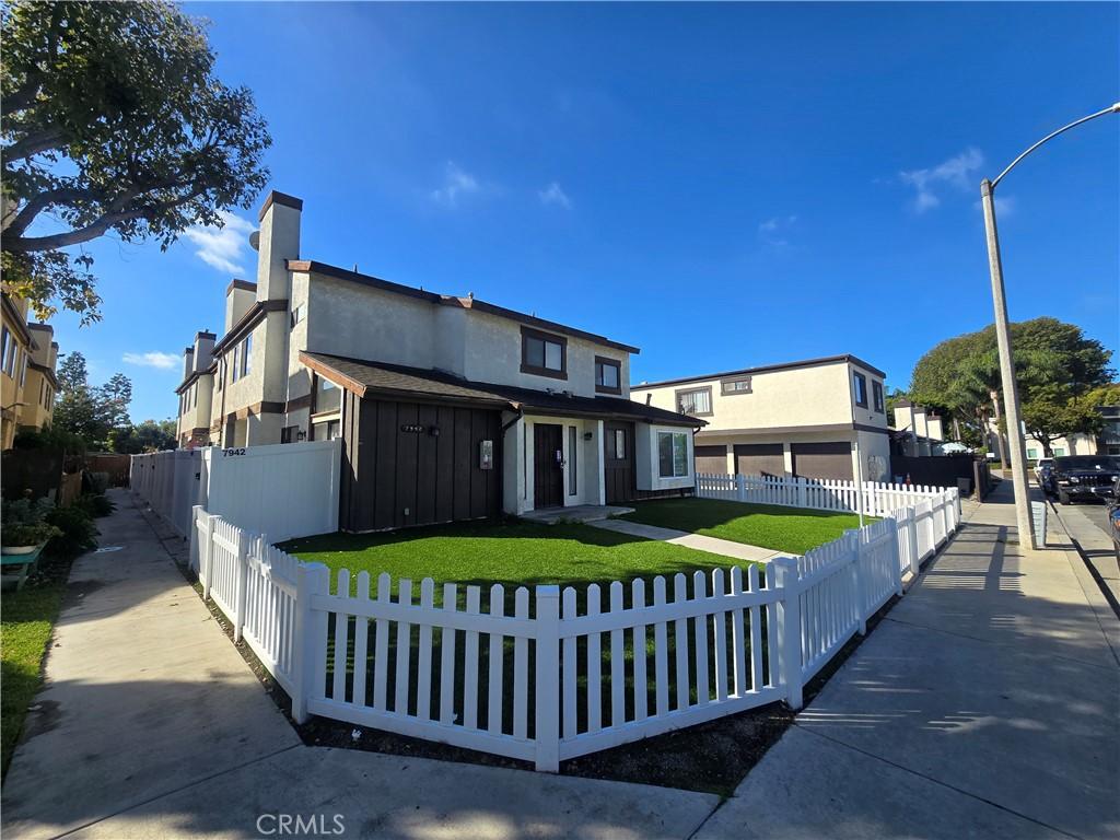 MLS #OC25277733 image #0