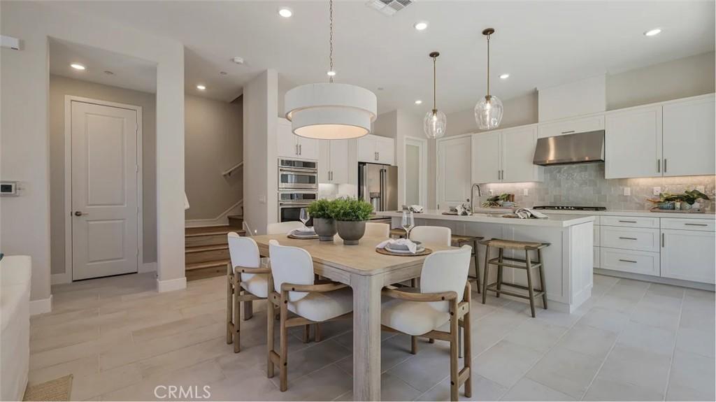 MLS #OC25278004 image #0