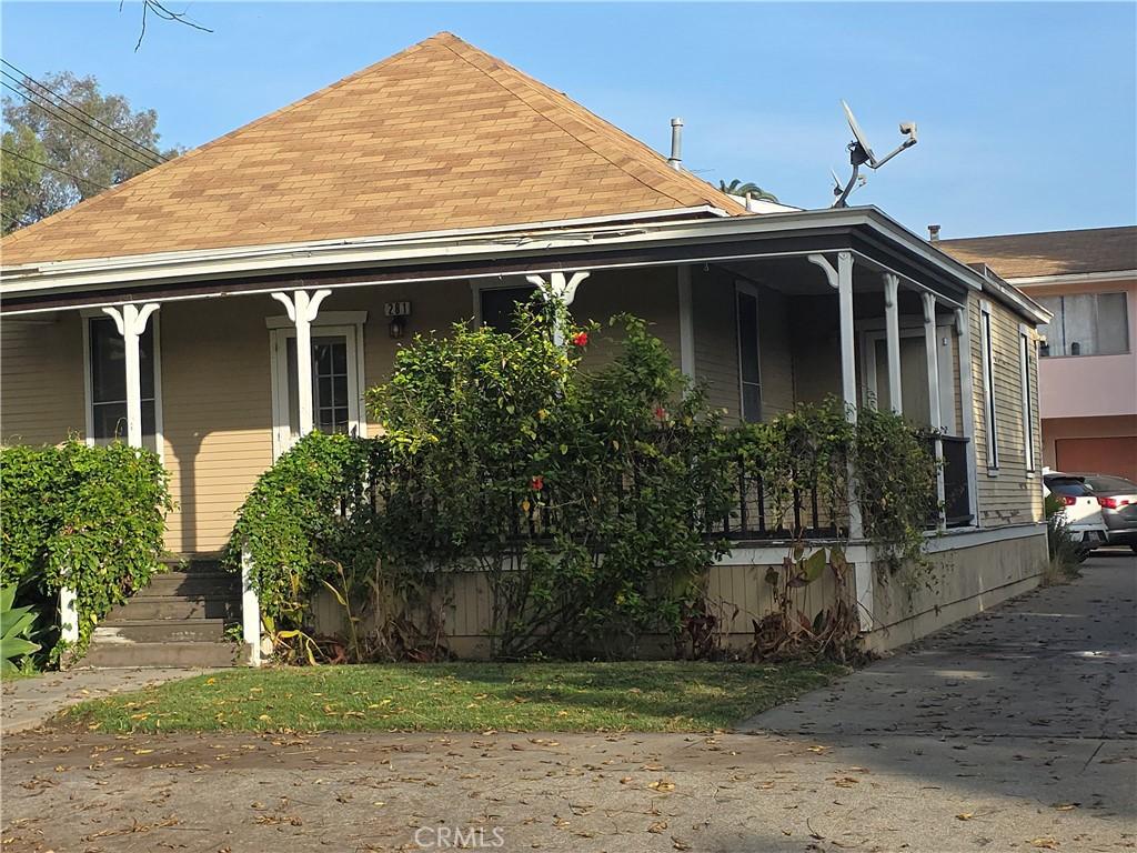 MLS #OC25278012 image #0