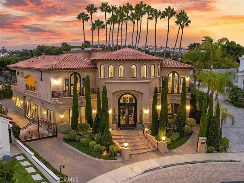 MLS #OC25278164 image #0