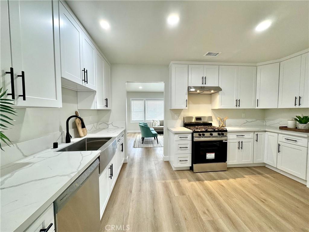 MLS #OC25278500 image #0