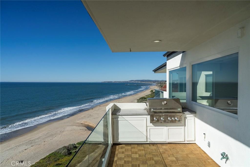 MLS #OC25278550 image #0