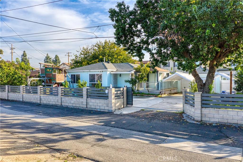 MLS #OC25278637 image #0