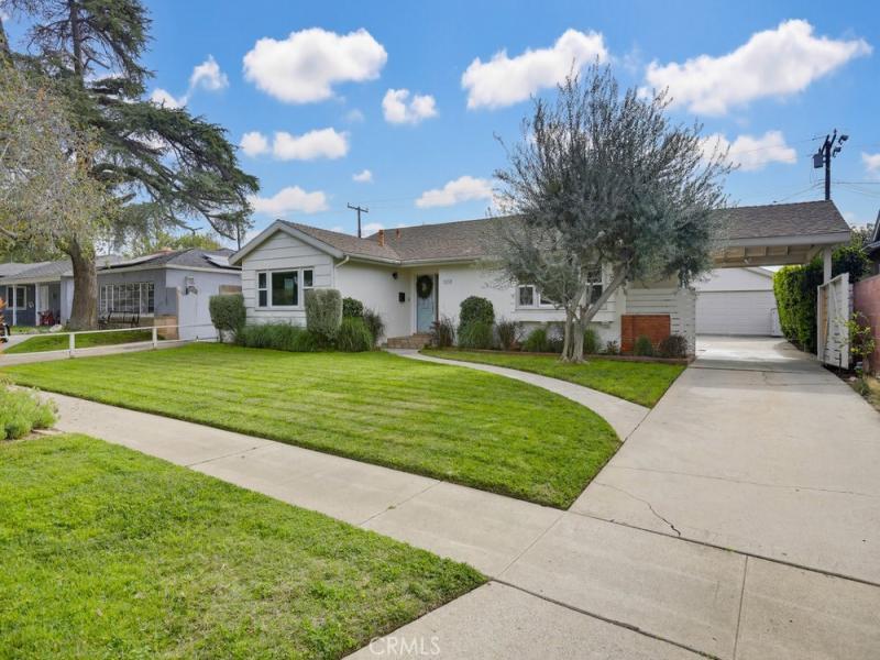 MLS #OC25279190 image #0