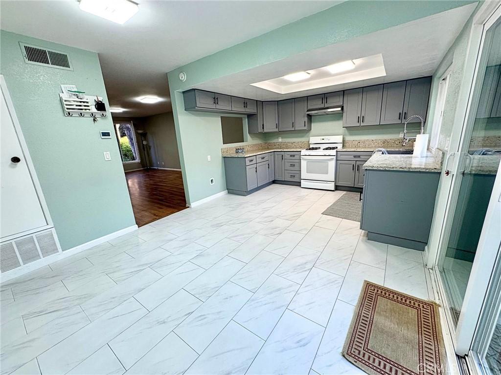 MLS #OC25279263 image #0