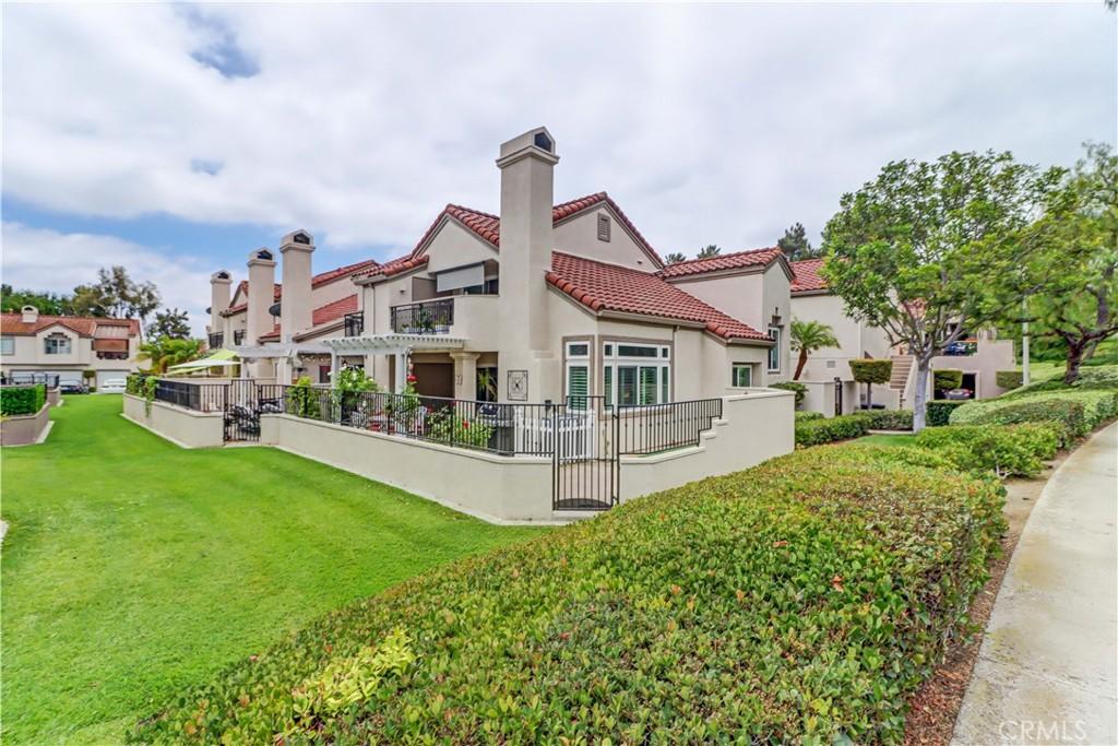 MLS #OC25279580 image #0