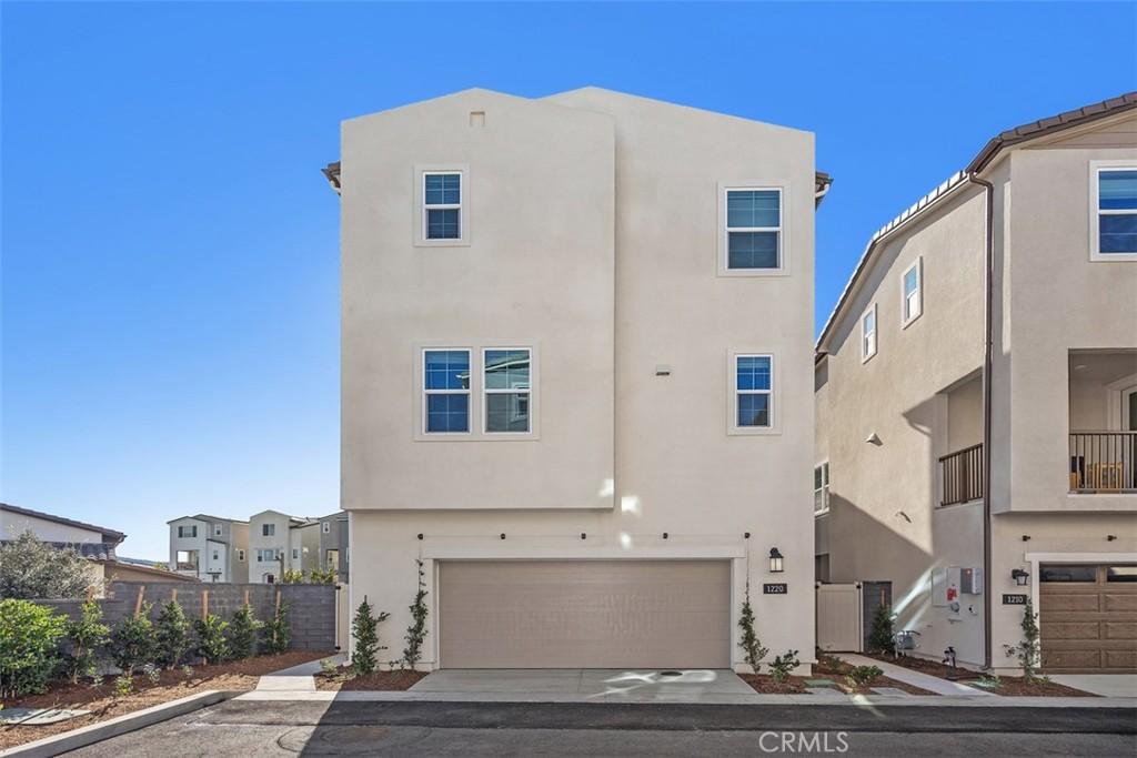 MLS #OC25279614 image #0