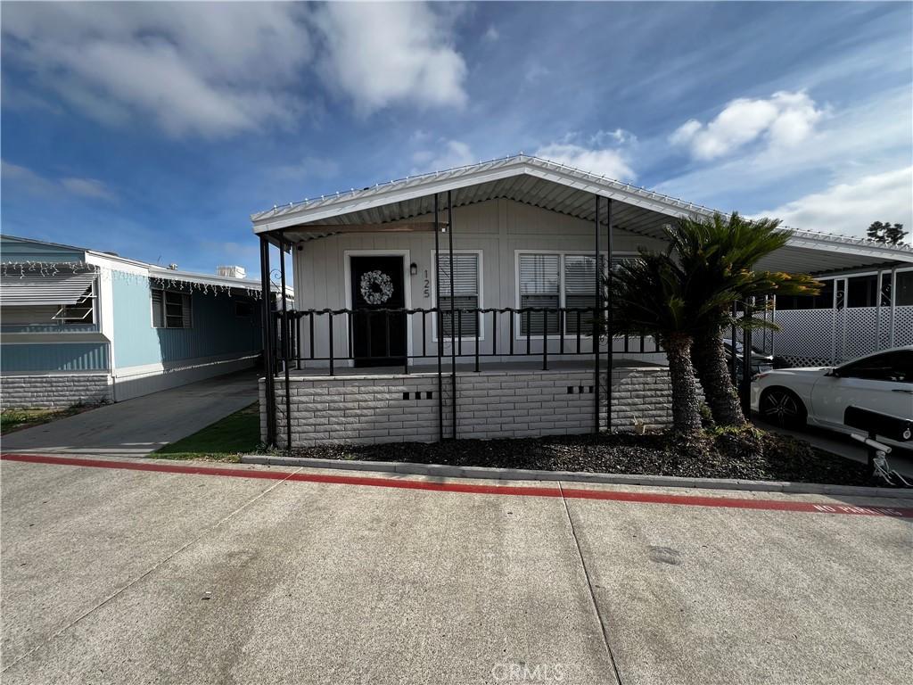 MLS #OC25279740 image #0