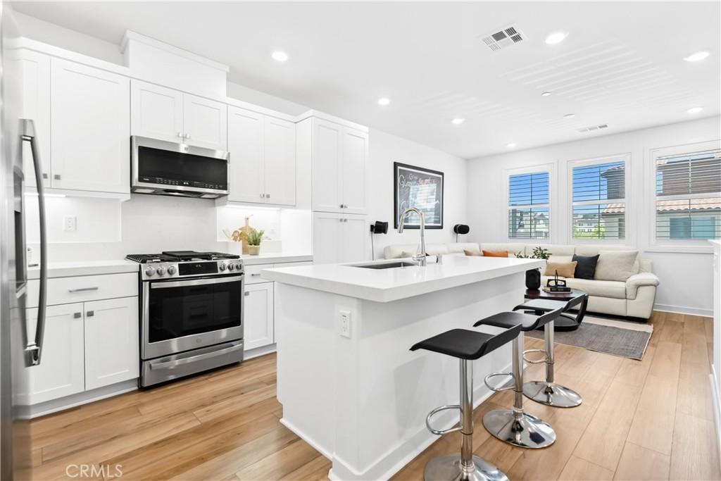 MLS #OC25279834 image #0