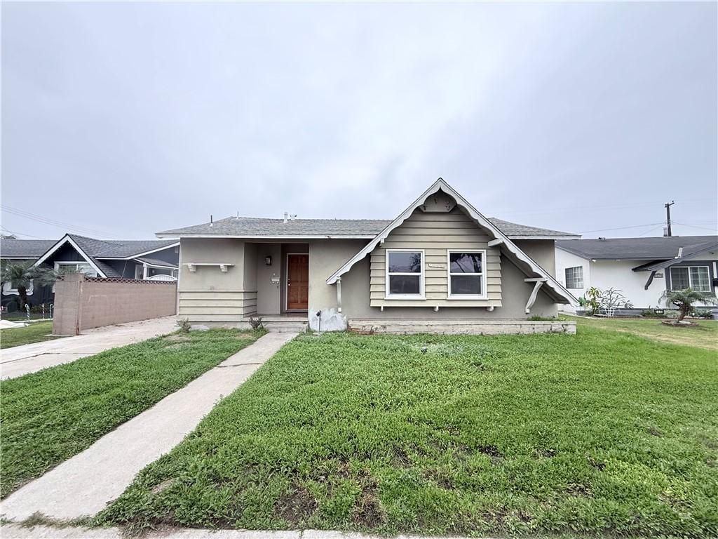 MLS #OC25280229 image #0