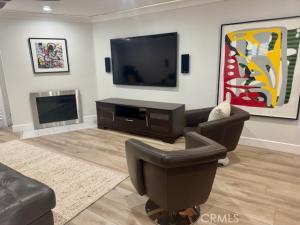 MLS #OC25280464 image #0