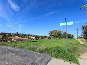 MLS #OC25280558 image #0