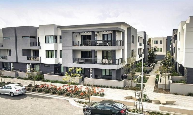 MLS #OC25281078 image #0