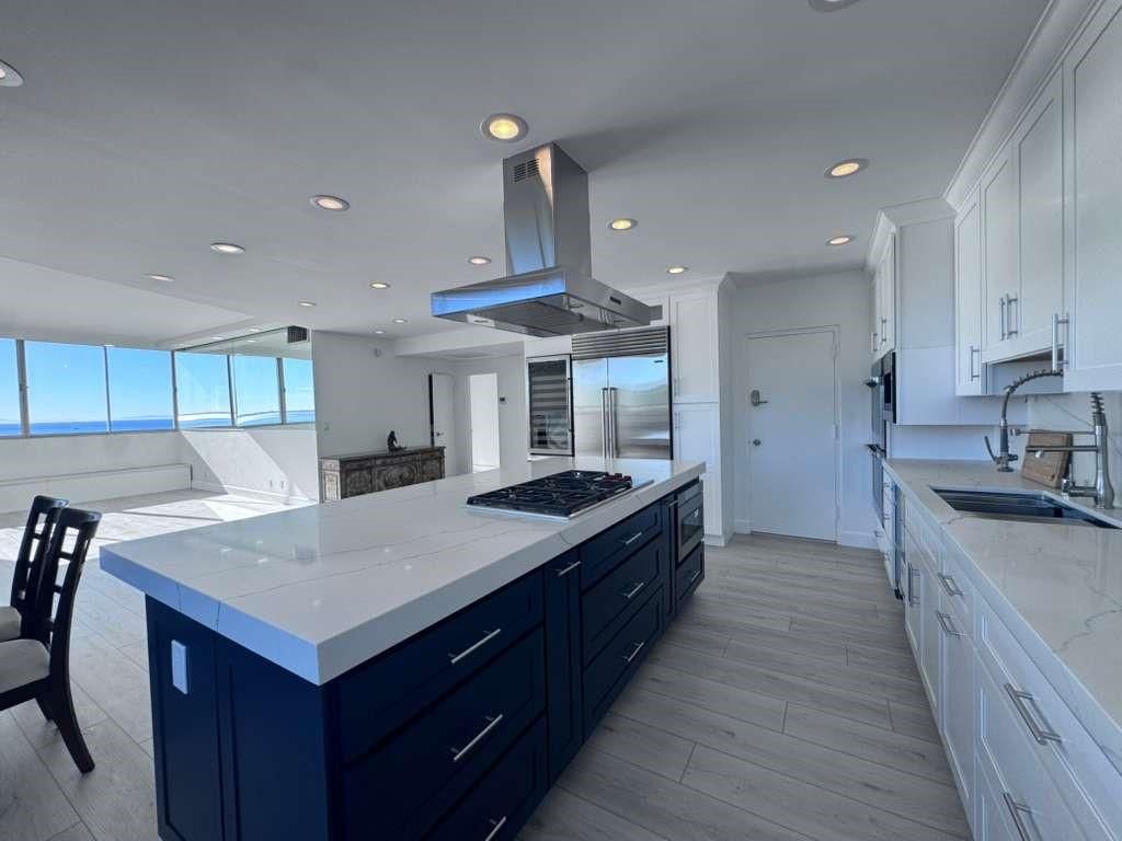 MLS #OC25281231 image #0