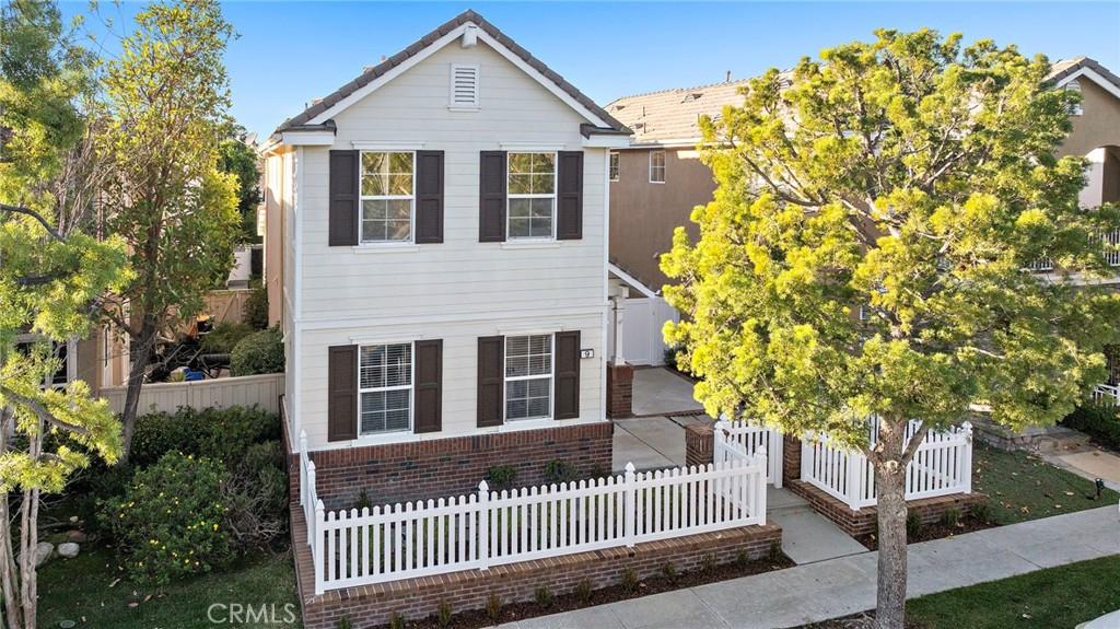 MLS #OC25281323 image #0