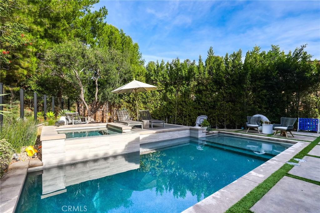 MLS #OC25281419 image #0