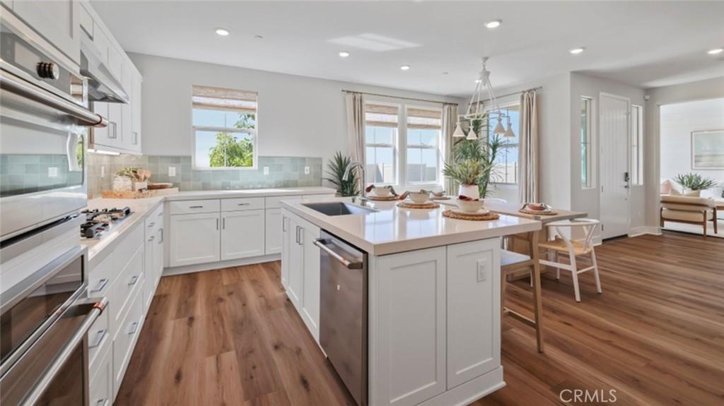 MLS #OC25281899 image #0