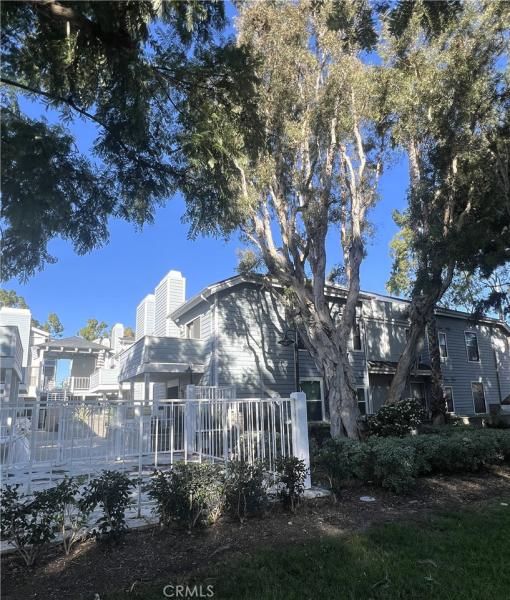 MLS #OC25281904 image #0