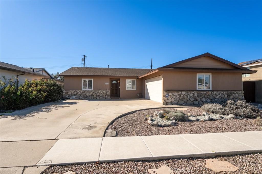 MLS #OC25282145 image #0