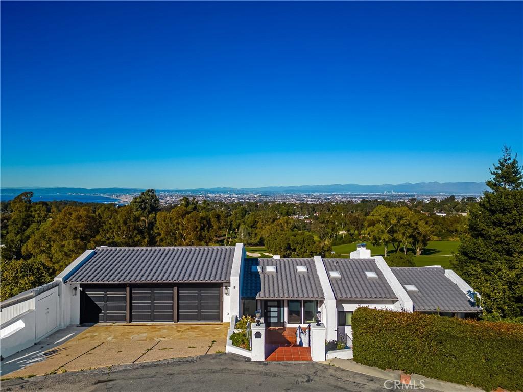 MLS #OC25282317 image #0