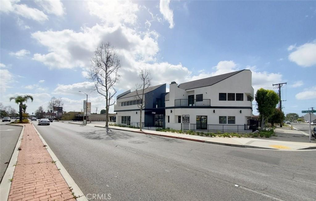 MLS #OC26000672 image #0