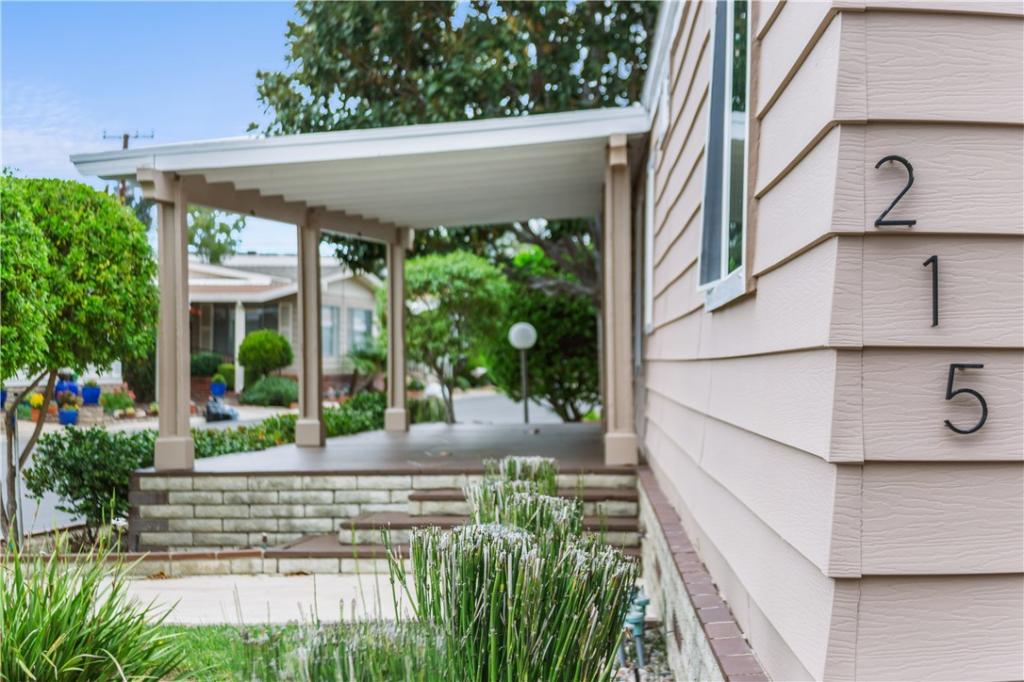 MLS #OC26001383 image #0