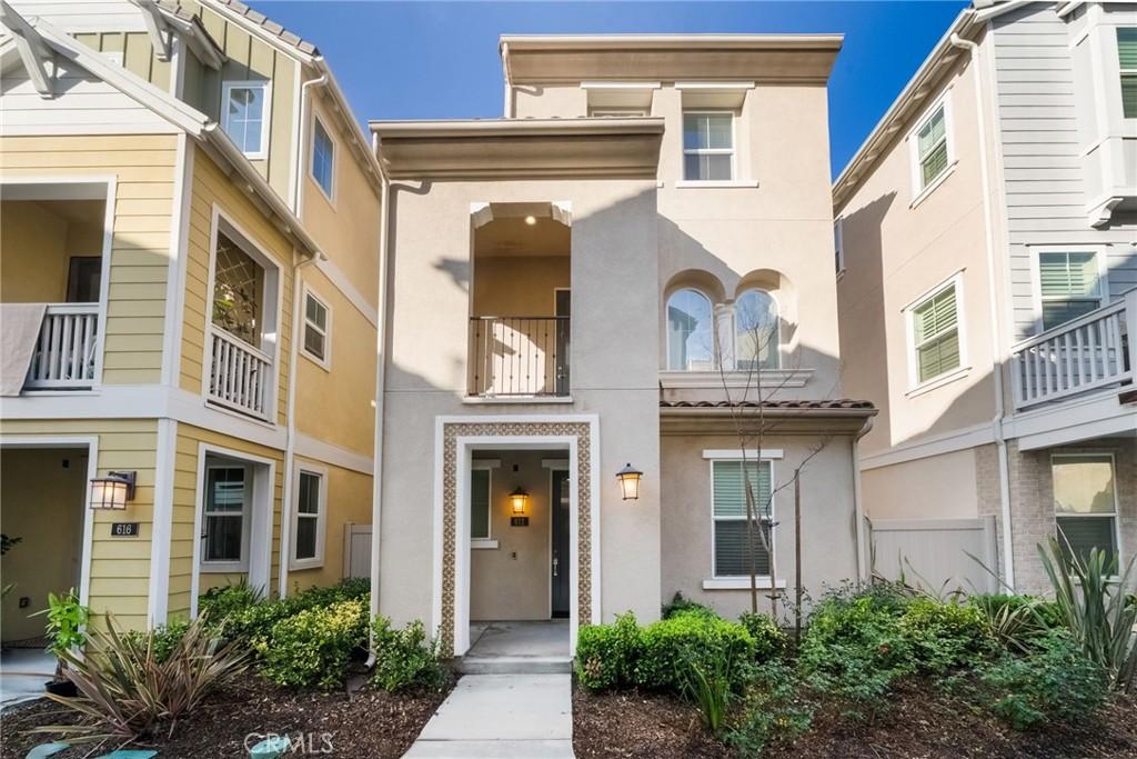 MLS #OC26001397 image #0