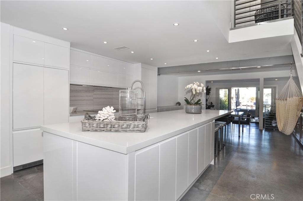 MLS #OC26001589 image #0