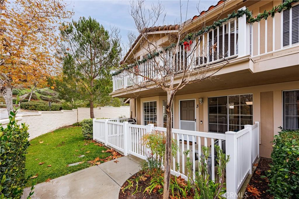 MLS #OC26001736 image #0