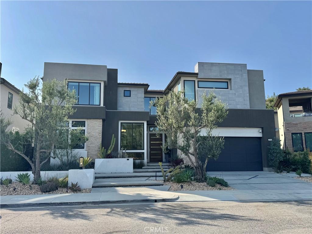 MLS #OC26002972 image #0