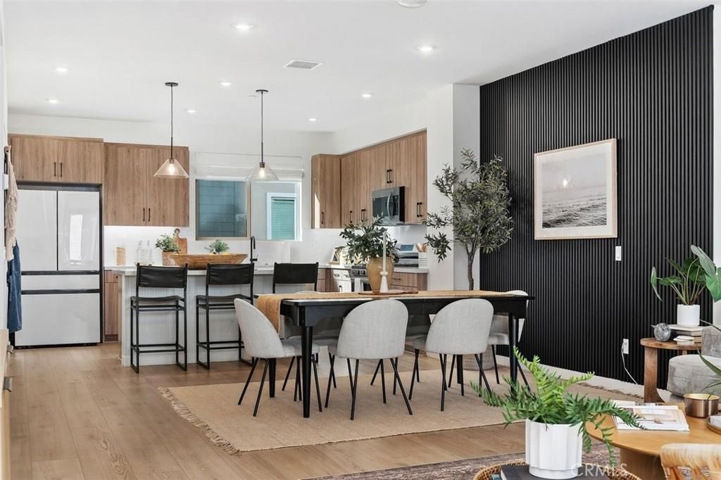 MLS #OC26003174 image #0